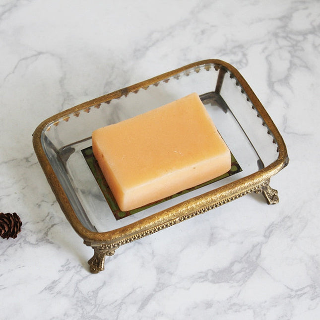 Elegantní mýdlenka ze skla a mosazi