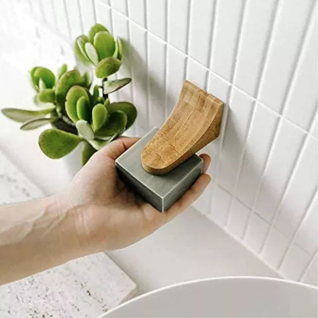 Magnetický dřevěný držák na mýdlo